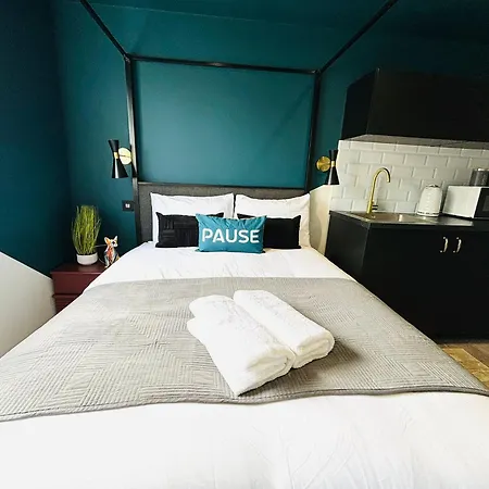 Etta'S House - No 31 - A Cozy Urban Escape Apartment London Room photo